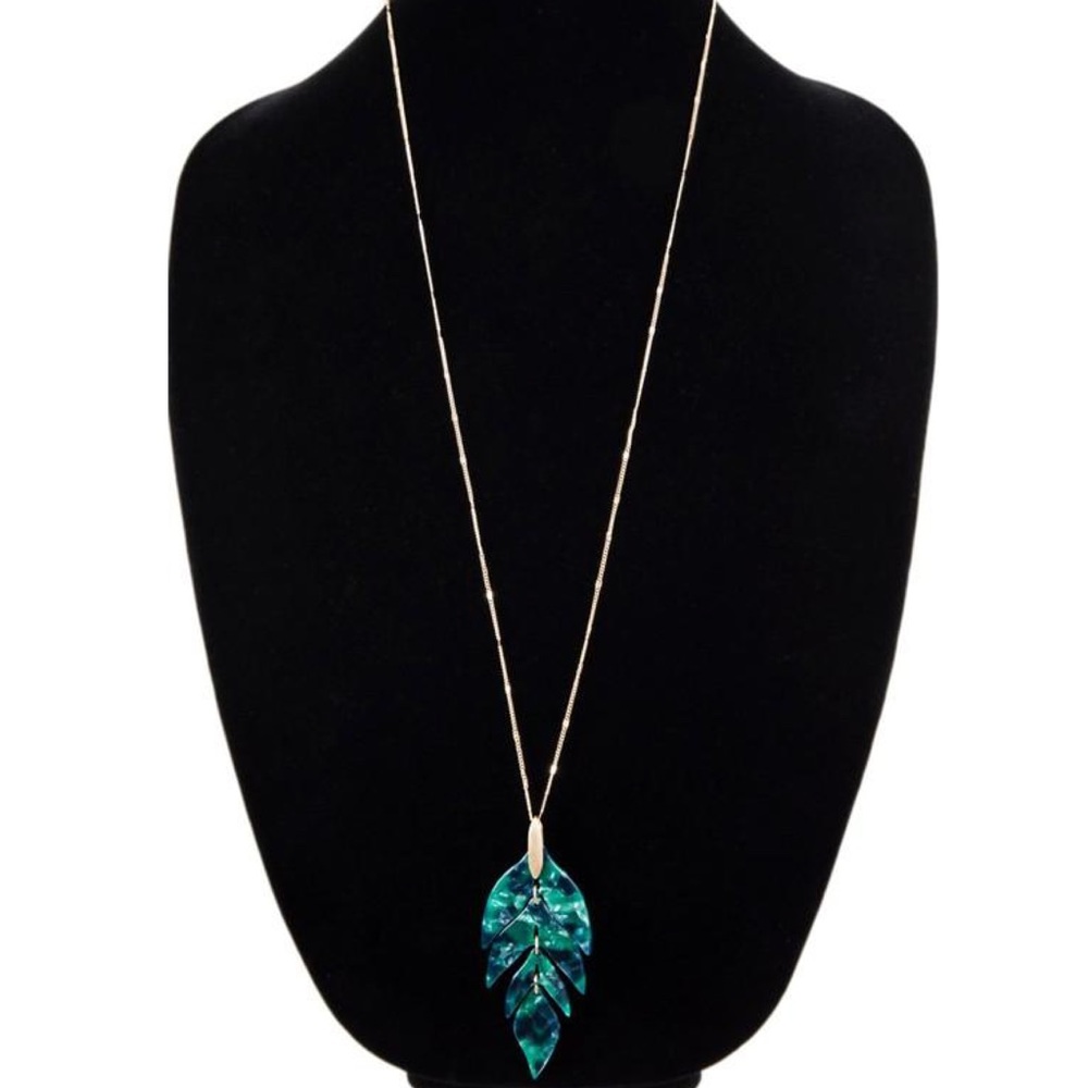 Gold Tone Arrow-Leaf Resin Pendant Chain Necklace - Picture 4 of 9